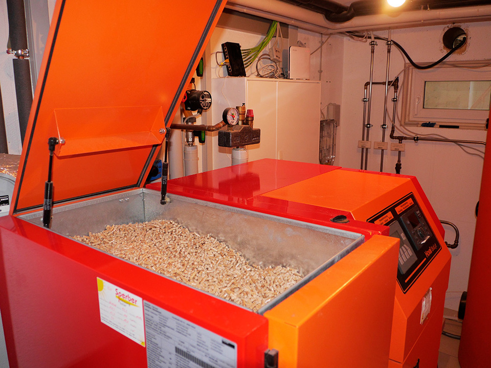 Palletheizung2 bei Elektro & Blitzschutz Wäsche GmbH in Meinsdorf