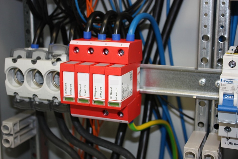 U berspannungsschutz bei Elektro & Blitzschutz Wäsche GmbH in Meinsdorf